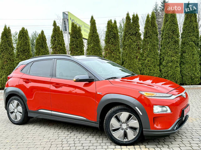 Оранжевый Хендай Kona, объемом двигателя 0 л и пробегом 78 тыс. км за 18950 $, фото 1 на Automoto.ua