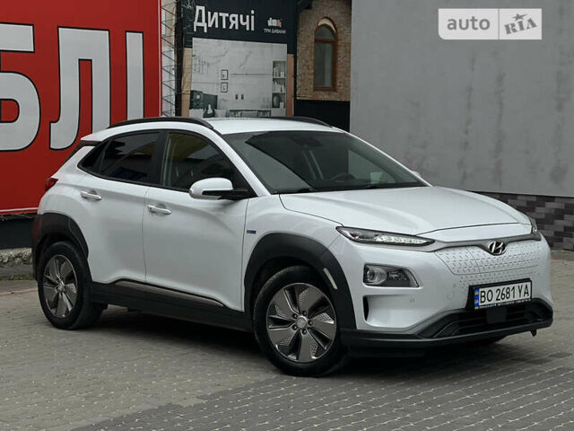 Белый Хендай Kona Electric, объемом двигателя 0 л и пробегом 78 тыс. км за 19700 $, фото 16 на Automoto.ua