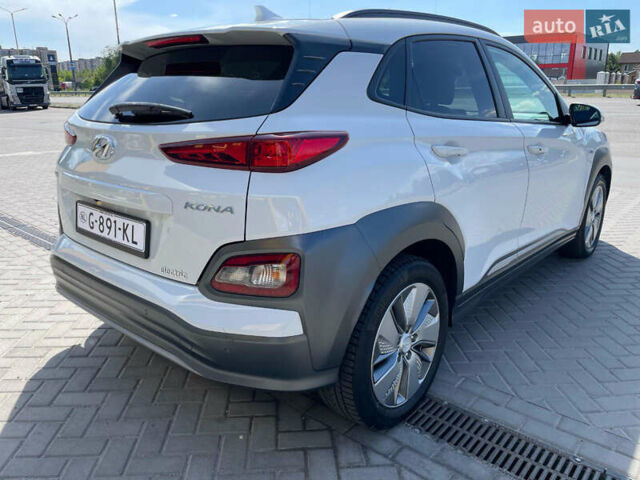 Білий Хендай Kona Electric, об'ємом двигуна 0 л та пробігом 118 тис. км за 17400 $, фото 10 на Automoto.ua