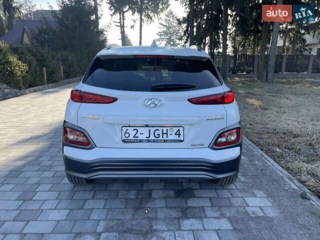Белый Хендай Kona Electric, объемом двигателя 0 л и пробегом 111 тыс. км за 16500 $, фото 10 на Automoto.ua