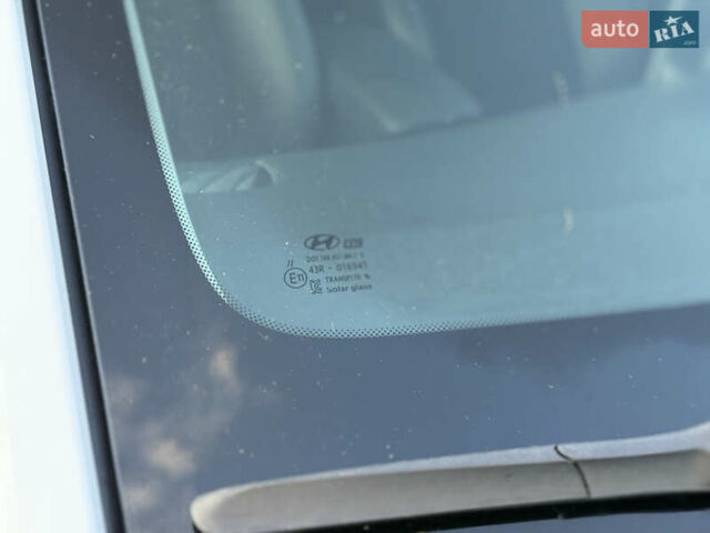 Білий Хендай Kona Electric, об'ємом двигуна 0 л та пробігом 138 тис. км за 15999 $, фото 13 на Automoto.ua