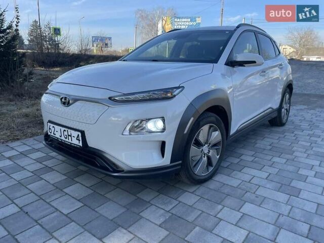 Белый Хендай Kona Electric, объемом двигателя 0 л и пробегом 111 тыс. км за 16500 $, фото 2 на Automoto.ua