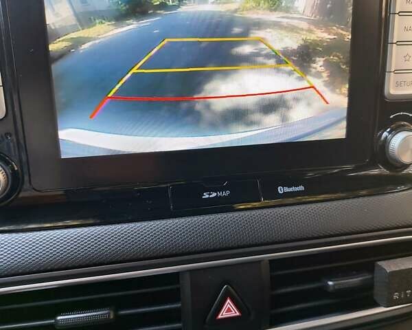 Белый Хендай Kona Electric, объемом двигателя 0 л и пробегом 107 тыс. км за 16500 $, фото 16 на Automoto.ua