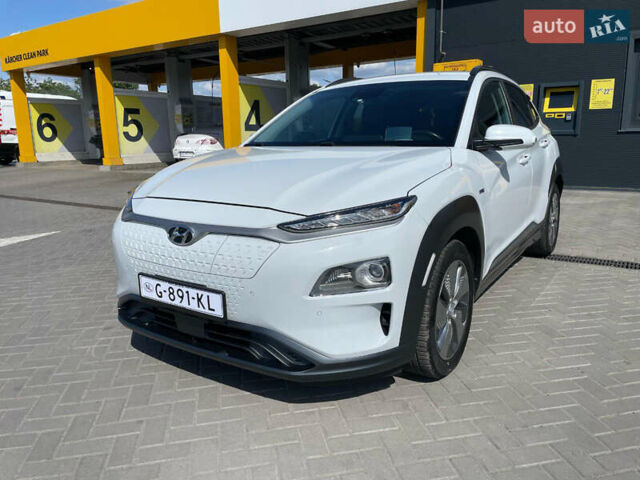 Білий Хендай Kona Electric, об'ємом двигуна 0 л та пробігом 118 тис. км за 17400 $, фото 1 на Automoto.ua