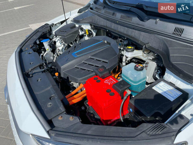 Білий Хендай Kona Electric, об'ємом двигуна 0 л та пробігом 118 тис. км за 17400 $, фото 25 на Automoto.ua