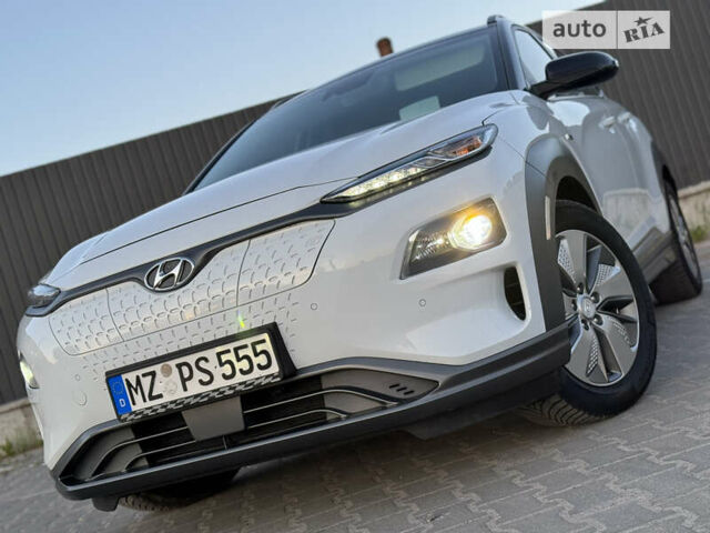 Белый Хендай Kona Electric, объемом двигателя 0 л и пробегом 68 тыс. км за 18300 $, фото 10 на Automoto.ua