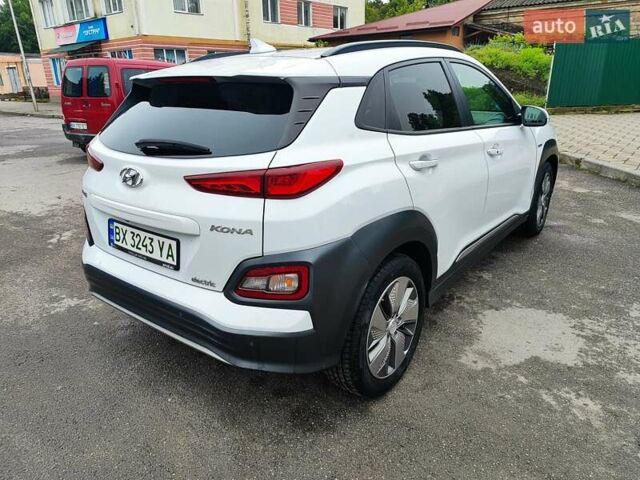 Белый Хендай Kona Electric, объемом двигателя 0 л и пробегом 107 тыс. км за 16500 $, фото 25 на Automoto.ua
