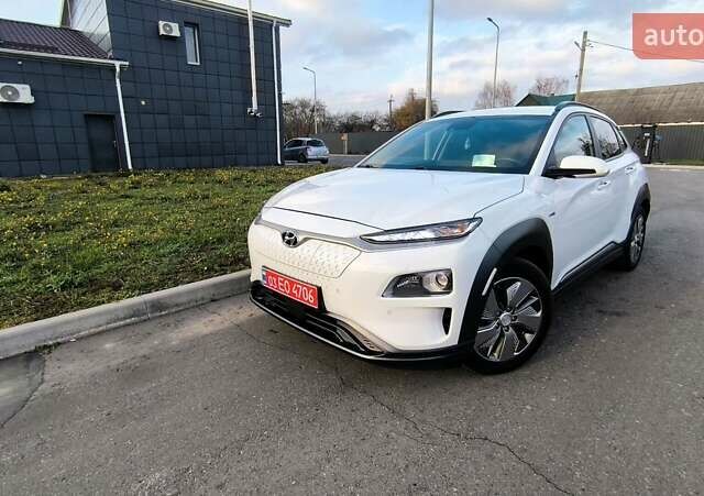 Белый Хендай Kona Electric, объемом двигателя 0 л и пробегом 210 тыс. км за 16500 $, фото 9 на Automoto.ua