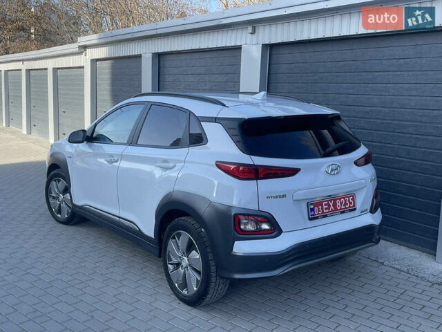 Белый Хендай Kona Electric, объемом двигателя 0 л и пробегом 86 тыс. км за 15550 $, фото 13 на Automoto.ua