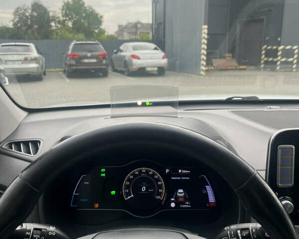 Белый Хендай Kona Electric, объемом двигателя 0 л и пробегом 113 тыс. км за 18500 $, фото 12 на Automoto.ua