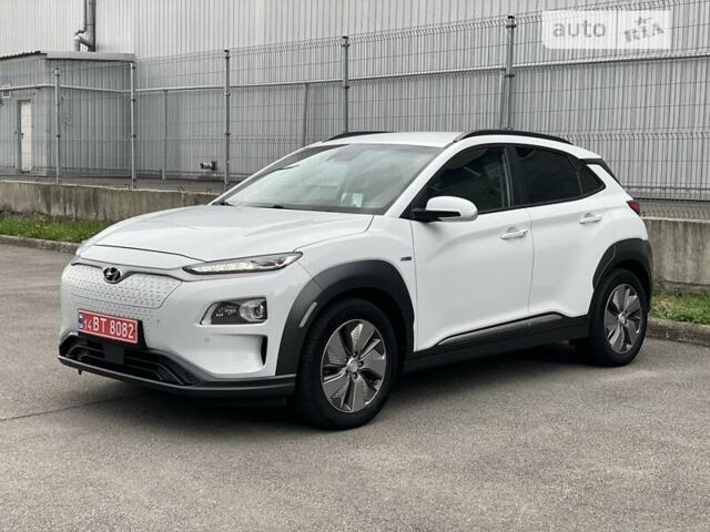 Белый Хендай Kona Electric, объемом двигателя 0 л и пробегом 86 тыс. км за 21900 $, фото 5 на Automoto.ua