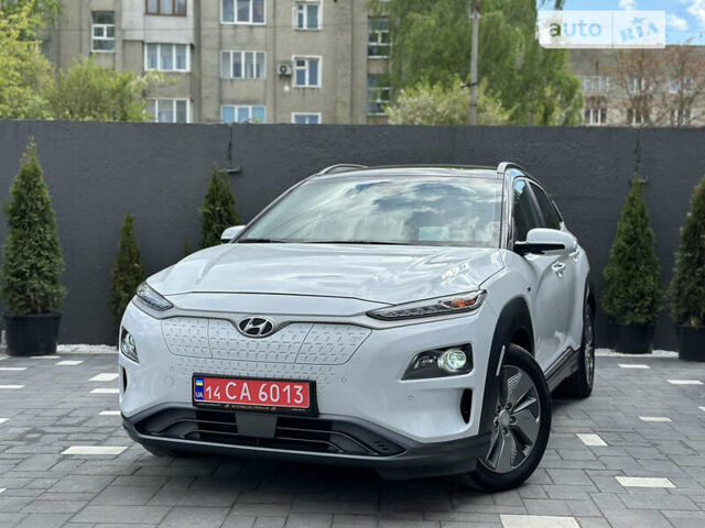 Белый Хендай Kona Electric, объемом двигателя 0 л и пробегом 75 тыс. км за 18990 $, фото 68 на Automoto.ua