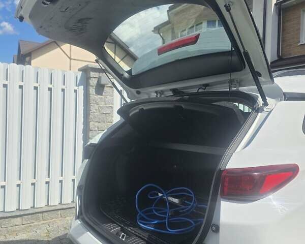 Білий Хендай Kona Electric, об'ємом двигуна 0 л та пробігом 90 тис. км за 15500 $, фото 21 на Automoto.ua