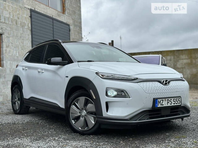 Білий Хендай Kona Electric, об'ємом двигуна 0 л та пробігом 67 тис. км за 18950 $, фото 15 на Automoto.ua