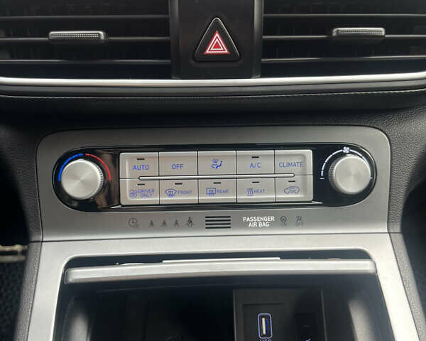 Белый Хендай Kona Electric, объемом двигателя 0 л и пробегом 113 тыс. км за 18500 $, фото 17 на Automoto.ua