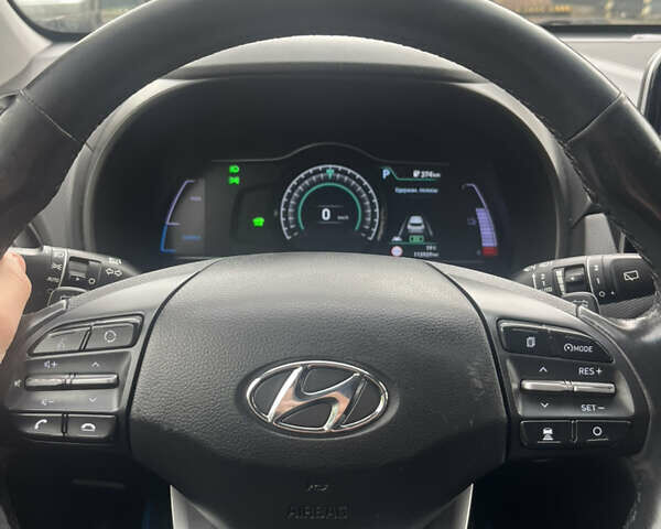 Белый Хендай Kona Electric, объемом двигателя 0 л и пробегом 113 тыс. км за 18500 $, фото 10 на Automoto.ua