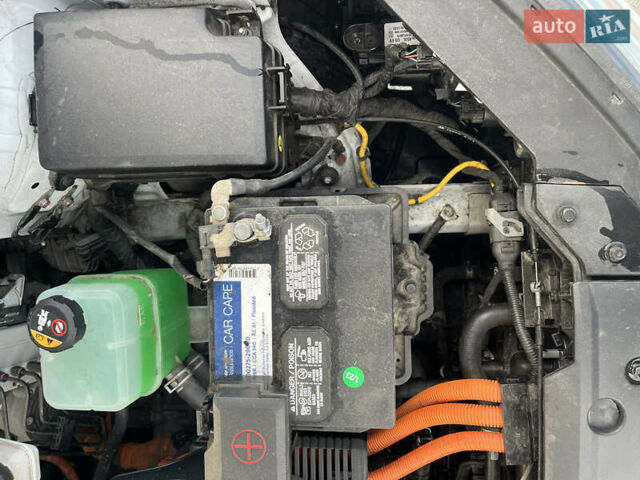 Белый Хендай Kona Electric, объемом двигателя 0 л и пробегом 110 тыс. км за 16300 $, фото 23 на Automoto.ua