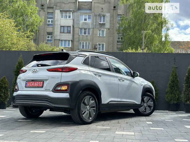 Білий Хендай Kona Electric, об'ємом двигуна 0 л та пробігом 75 тис. км за 18990 $, фото 19 на Automoto.ua