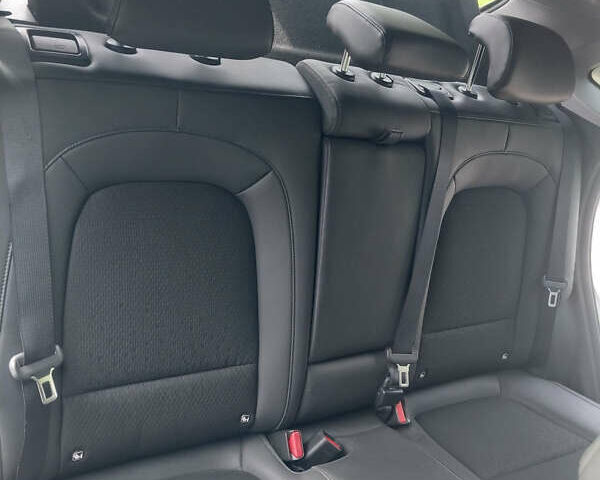 Белый Хендай Kona Electric, объемом двигателя 0 л и пробегом 113 тыс. км за 18500 $, фото 22 на Automoto.ua