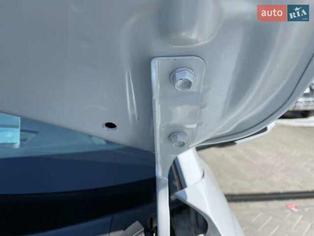 Білий Хендай Kona Electric, об'ємом двигуна 0 л та пробігом 118 тис. км за 17400 $, фото 24 на Automoto.ua