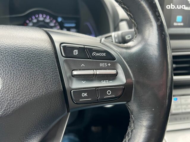 Белый Хендай Kona Electric, объемом двигателя 0 л и пробегом 93 тыс. км за 14790 $, фото 17 на Automoto.ua