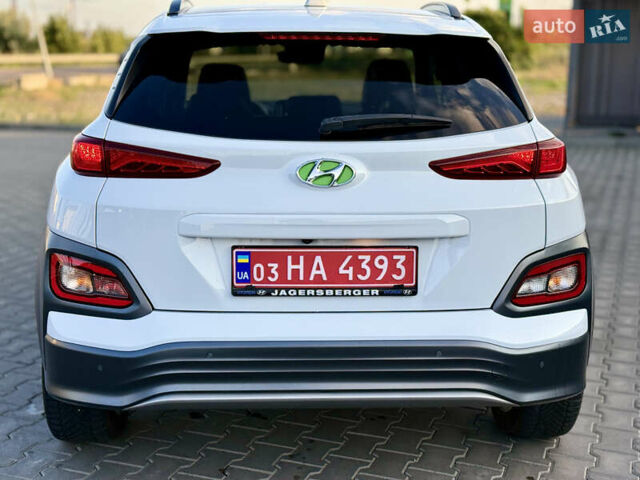Білий Хендай Kona Electric, об'ємом двигуна 0 л та пробігом 138 тис. км за 15999 $, фото 8 на Automoto.ua