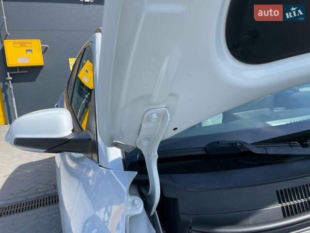 Білий Хендай Kona Electric, об'ємом двигуна 0 л та пробігом 118 тис. км за 17400 $, фото 23 на Automoto.ua