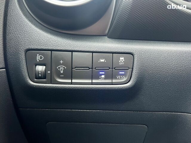 Белый Хендай Kona Electric, объемом двигателя 0 л и пробегом 93 тыс. км за 14790 $, фото 11 на Automoto.ua