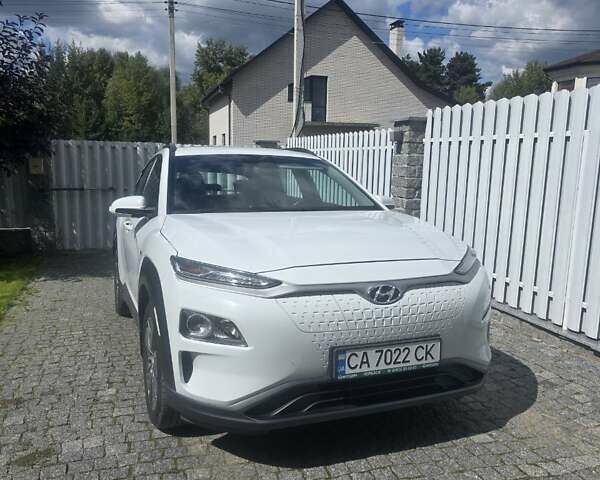 Білий Хендай Kona Electric, об'ємом двигуна 0 л та пробігом 90 тис. км за 15500 $, фото 3 на Automoto.ua