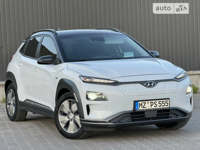 Белый Хендай Kona Electric, объемом двигателя 0 л и пробегом 68 тыс. км за 18300 $, фото 1 на Automoto.ua