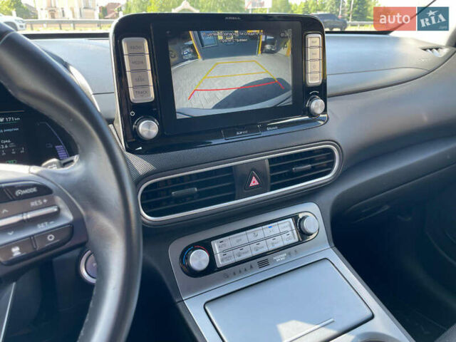 Білий Хендай Kona Electric, об'ємом двигуна 0 л та пробігом 118 тис. км за 17400 $, фото 17 на Automoto.ua