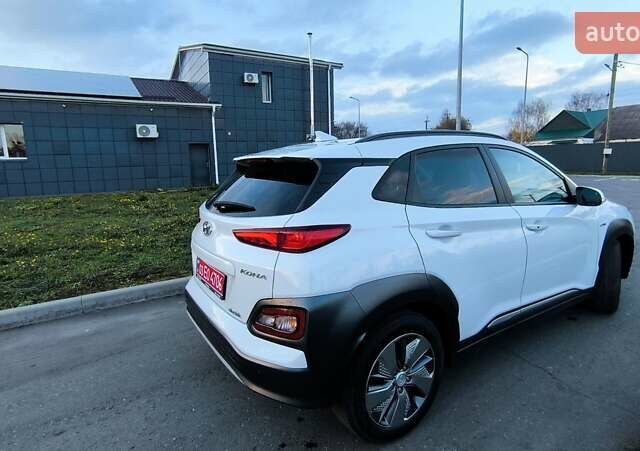 Белый Хендай Kona Electric, объемом двигателя 0 л и пробегом 210 тыс. км за 16500 $, фото 20 на Automoto.ua