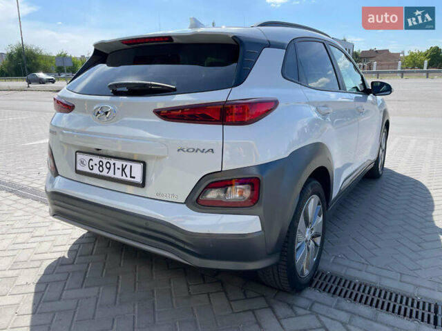Білий Хендай Kona Electric, об'ємом двигуна 0 л та пробігом 118 тис. км за 17400 $, фото 9 на Automoto.ua