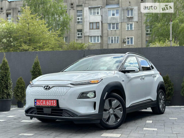 Білий Хендай Kona Electric, об'ємом двигуна 0 л та пробігом 75 тис. км за 18990 $, фото 5 на Automoto.ua