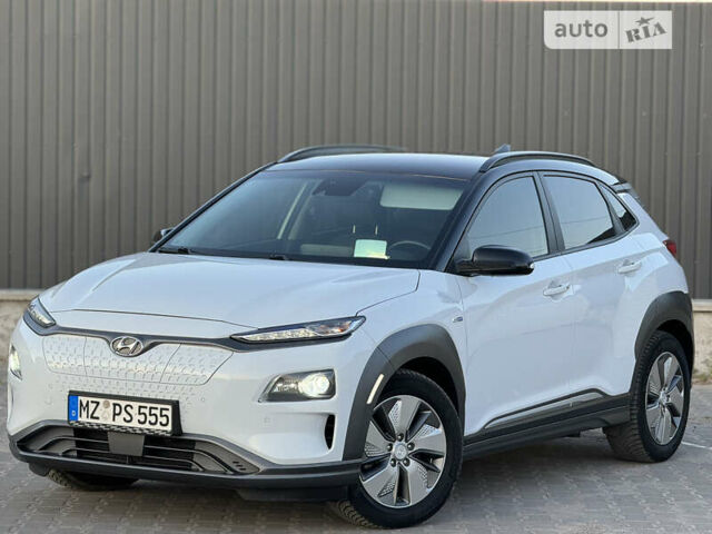 Белый Хендай Kona Electric, объемом двигателя 0 л и пробегом 68 тыс. км за 18300 $, фото 5 на Automoto.ua