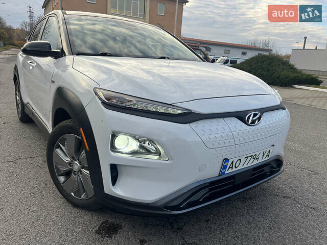 Белый Хендай Kona Electric, объемом двигателя 0 л и пробегом 110 тыс. км за 16300 $, фото 8 на Automoto.ua