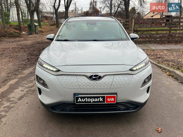 Белый Хендай Kona Electric, объемом двигателя 0 л и пробегом 93 тыс. км за 14790 $, фото 1 на Automoto.ua