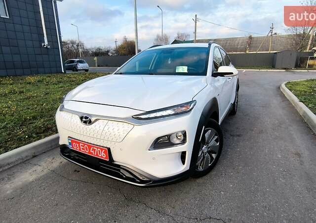 Белый Хендай Kona Electric, объемом двигателя 0 л и пробегом 210 тыс. км за 16500 $, фото 8 на Automoto.ua