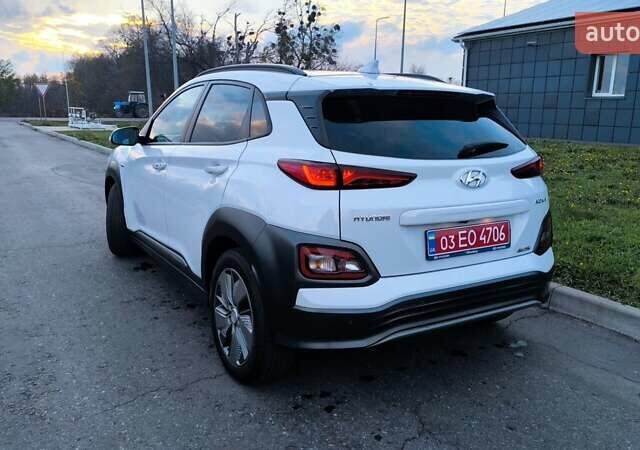 Белый Хендай Kona Electric, объемом двигателя 0 л и пробегом 210 тыс. км за 16500 $, фото 14 на Automoto.ua