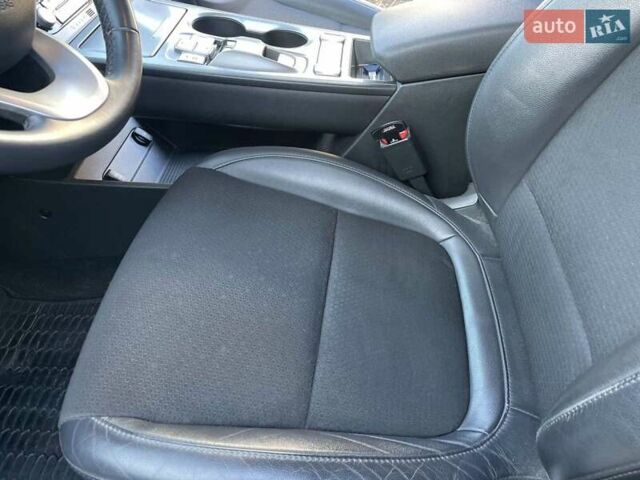 Белый Хендай Kona Electric, объемом двигателя 0 л и пробегом 111 тыс. км за 16500 $, фото 13 на Automoto.ua