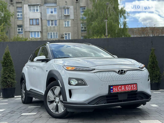 Білий Хендай Kona Electric, об'ємом двигуна 0 л та пробігом 75 тис. км за 18990 $, фото 62 на Automoto.ua