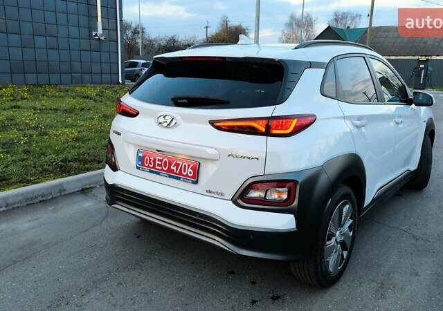 Белый Хендай Kona Electric, объемом двигателя 0 л и пробегом 210 тыс. км за 16500 $, фото 16 на Automoto.ua