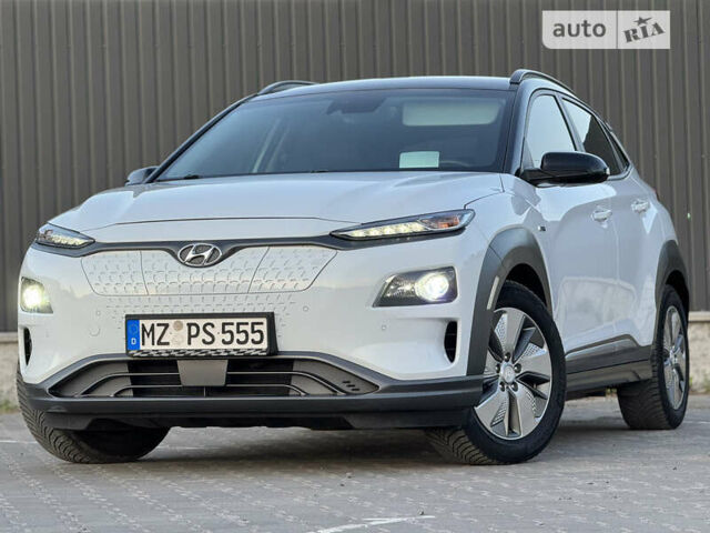 Белый Хендай Kona Electric, объемом двигателя 0 л и пробегом 68 тыс. км за 18300 $, фото 4 на Automoto.ua