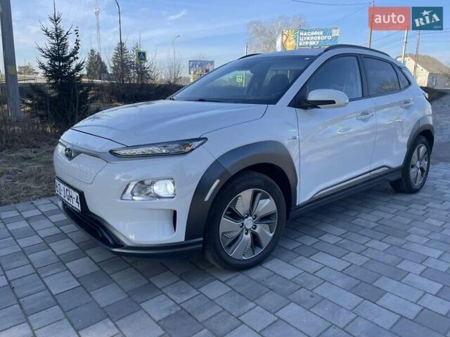 Белый Хендай Kona Electric, объемом двигателя 0 л и пробегом 111 тыс. км за 16500 $, фото 1 на Automoto.ua