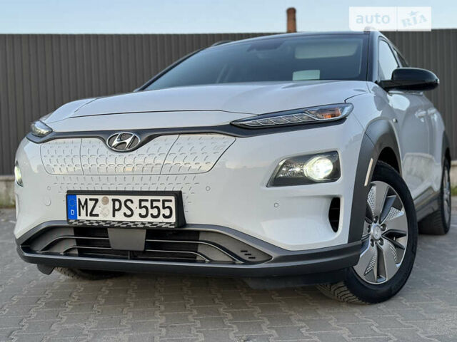 Белый Хендай Kona Electric, объемом двигателя 0 л и пробегом 68 тыс. км за 18300 $, фото 9 на Automoto.ua