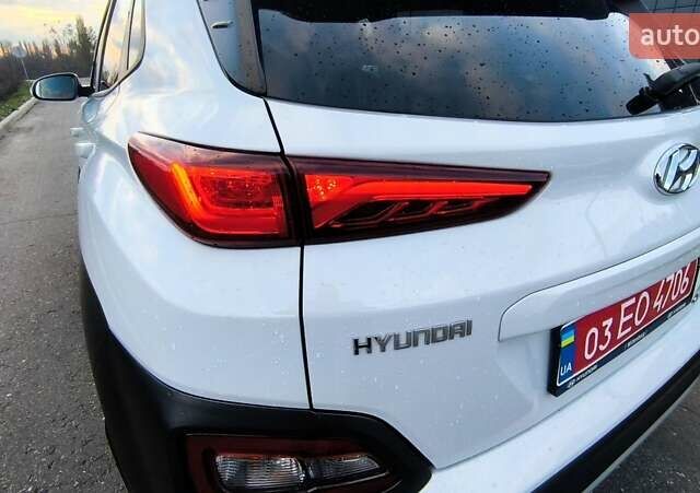 Белый Хендай Kona Electric, объемом двигателя 0 л и пробегом 210 тыс. км за 16500 $, фото 1 на Automoto.ua