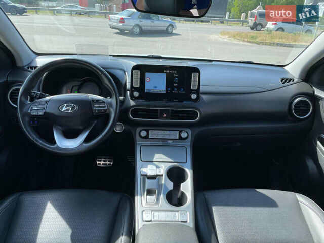 Білий Хендай Kona Electric, об'ємом двигуна 0 л та пробігом 118 тис. км за 17400 $, фото 12 на Automoto.ua
