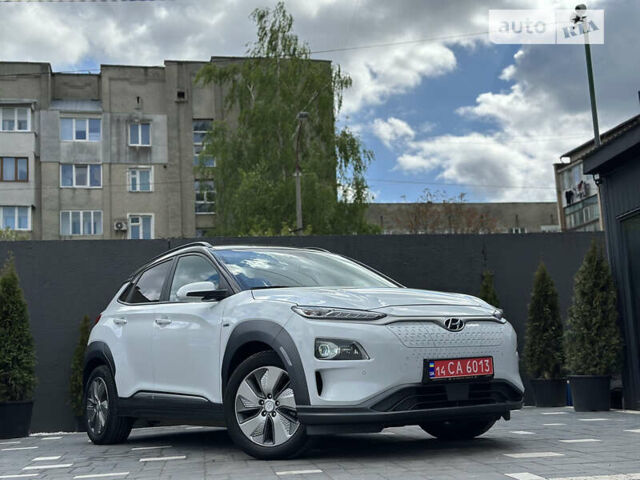 Белый Хендай Kona Electric, объемом двигателя 0 л и пробегом 75 тыс. км за 18990 $, фото 65 на Automoto.ua