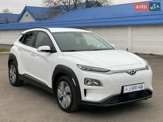 Белый Хендай Kona Electric, объемом двигателя 0 л и пробегом 166 тыс. км за 16900 $, фото 9 на Automoto.ua