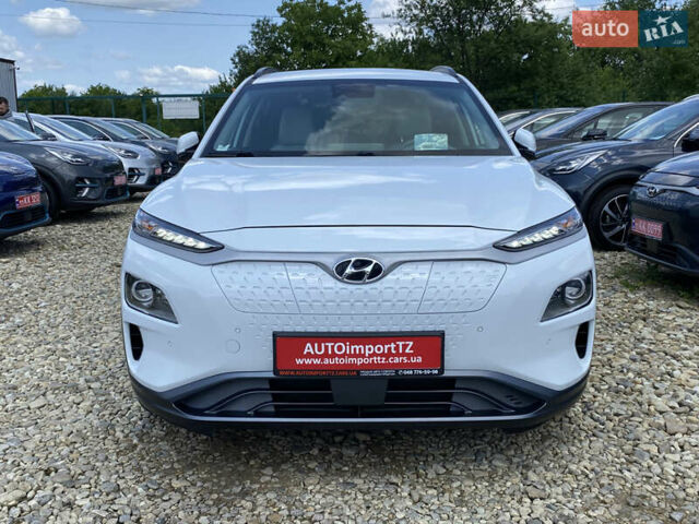 Білий Хендай Kona Electric, об'ємом двигуна 0 л та пробігом 115 тис. км за 18700 $, фото 12 на Automoto.ua